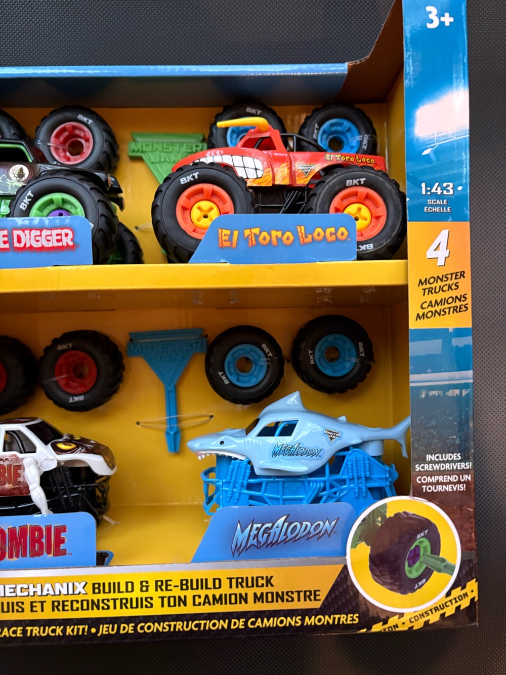 Monster Jam Mechanix Build & Re-Build 4-pack 1:43 scale trucks Zombie Grave Dig - Picture 4 of 4